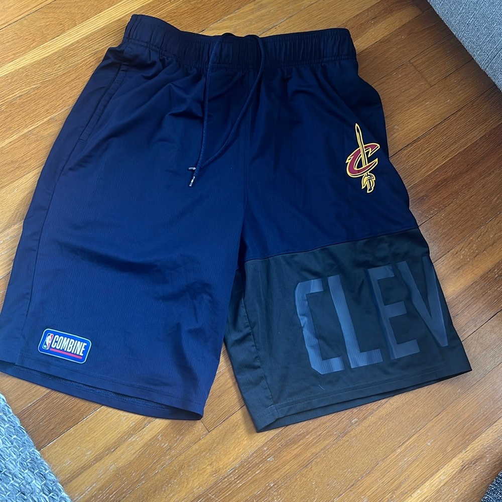 Under Armour Cleveland Cavaliers Mens Navy Blue Game Season Shorts